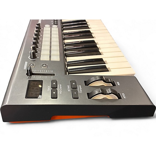 Used Novation Launchkey 25 Key MIDI Controller