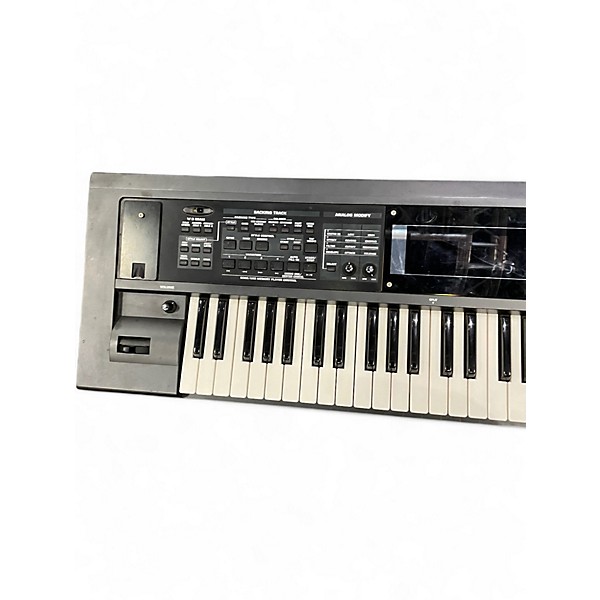 Used Roland GW8 61 Key Keyboard Workstation