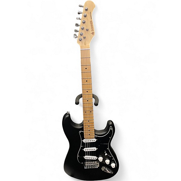 Used Donner STANDARD SERIES STRAT Black Solid Body Electric Guitar