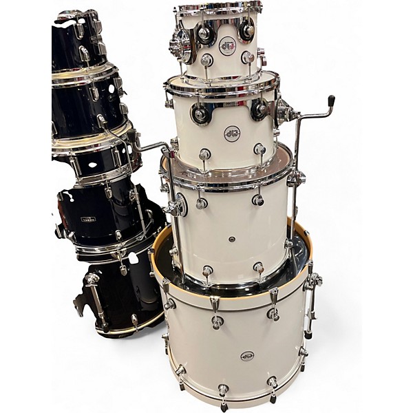 Used DW 4 Piece Design Series Gloss White Drum Kit
