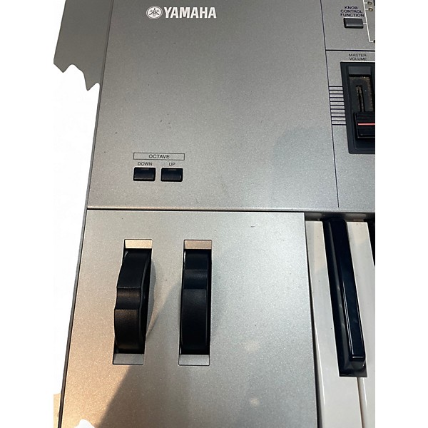 Used Yamaha MOTIF6 Keyboard Workstation