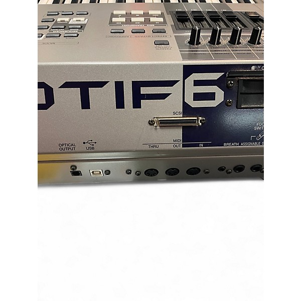 Used Yamaha MOTIF6 Keyboard Workstation