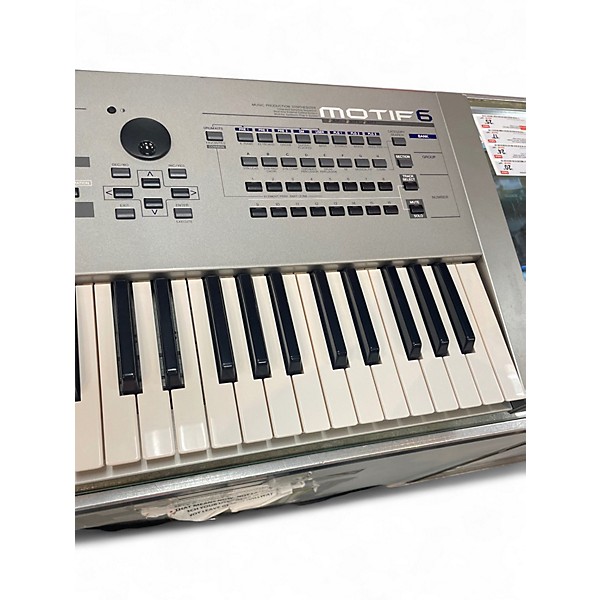 Used Yamaha MOTIF6 Keyboard Workstation