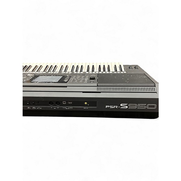 Used Yamaha PSRS950 61 Key Arranger Keyboard