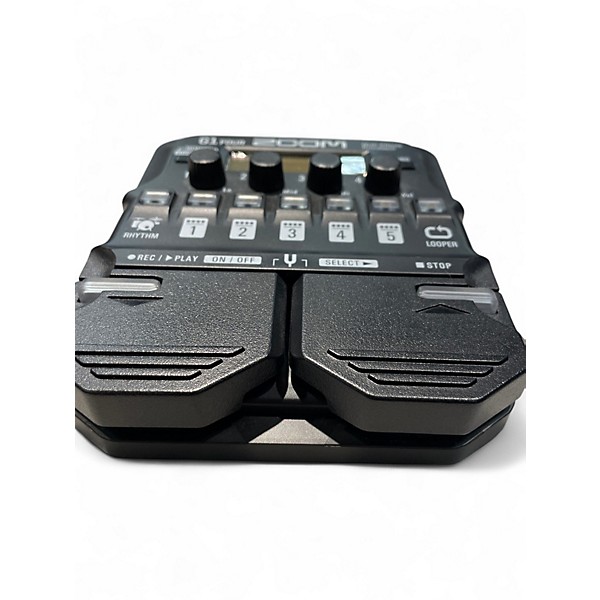 Used Zoom g1 four Effect Processor