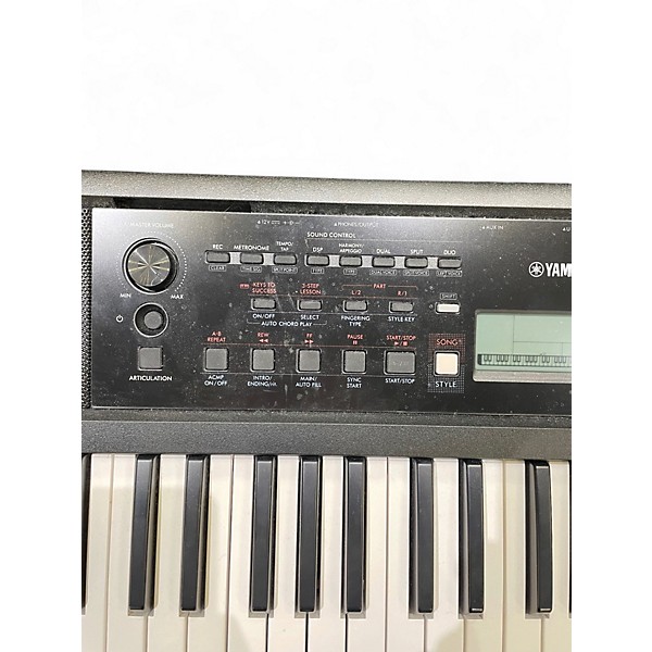 Used Yamaha PSR-E383 Digital Piano