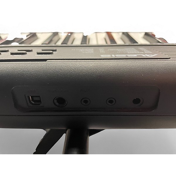 Used Alesis Harmony 61 Portable Keyboard