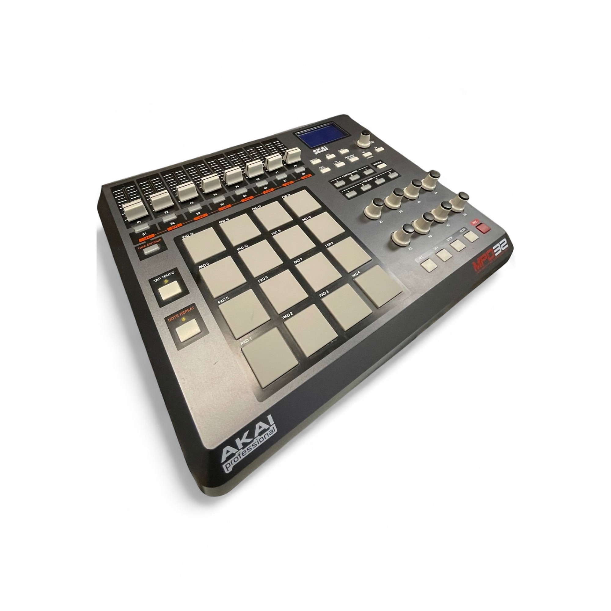 AKAI MPD32 MIDIコントローラー Used Akai Professional MPD32 MIDI Controller | Guitar Center