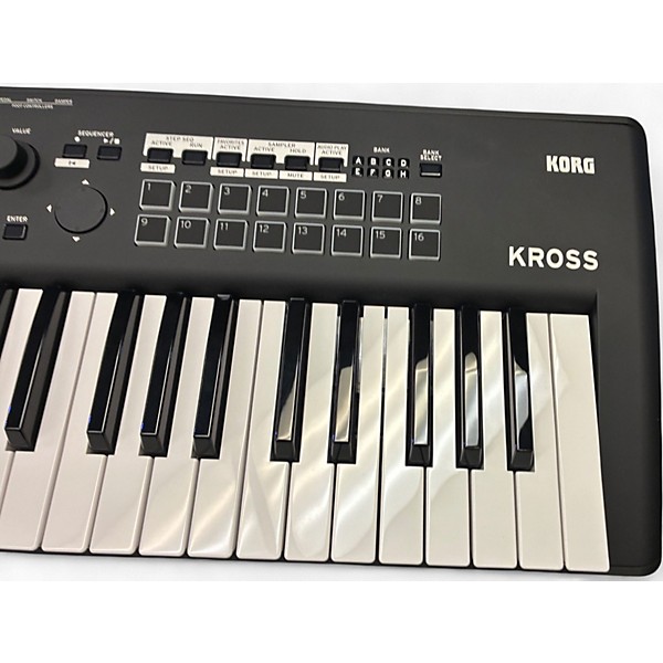 Used KORG KROSS 2 61 Key Keyboard Workstation