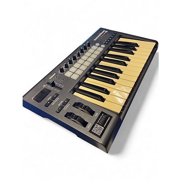 Novation Launchkey 25キー MIDIキーボード Used Novation Launchkey 25 Key MIDI Controller | Guitar Center