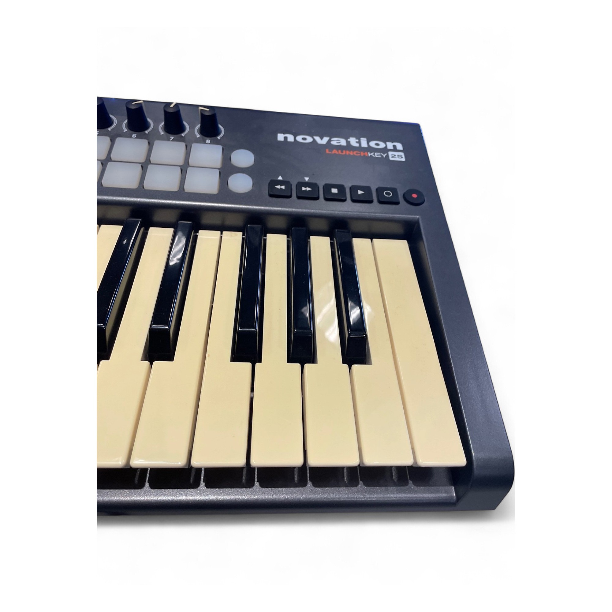 Used Novation Launchkey 25 Key MIDI Controller | Guitar Center