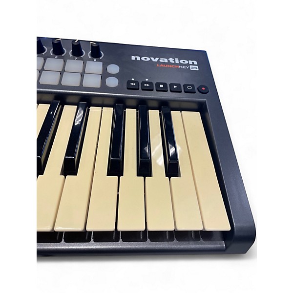 Used Novation Launchkey 25 Key MIDI Controller | Guitar Center