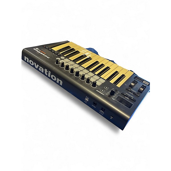 Used Novation Launchkey 25 Key MIDI Controller | Guitar Center