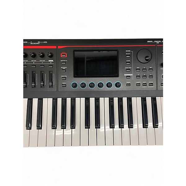 Used Roland Fantom 07 Keyboard Workstation