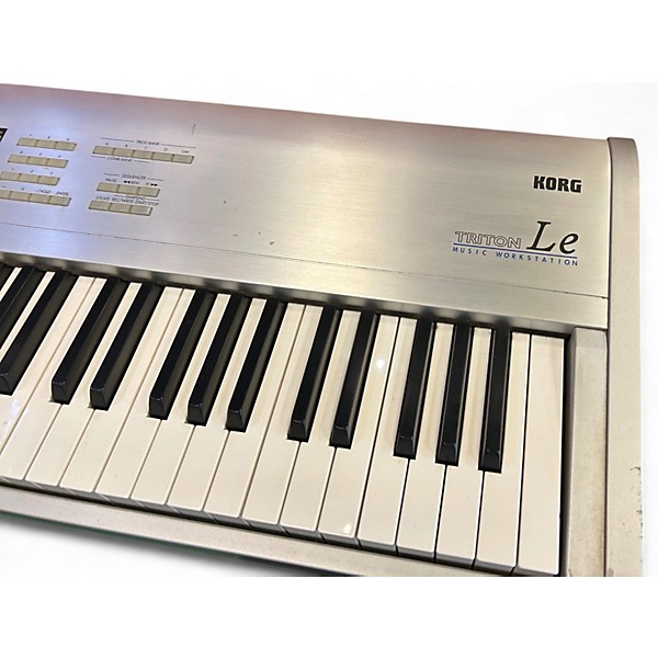 Used KORG Triton Le 88 Key Keyboard Workstation