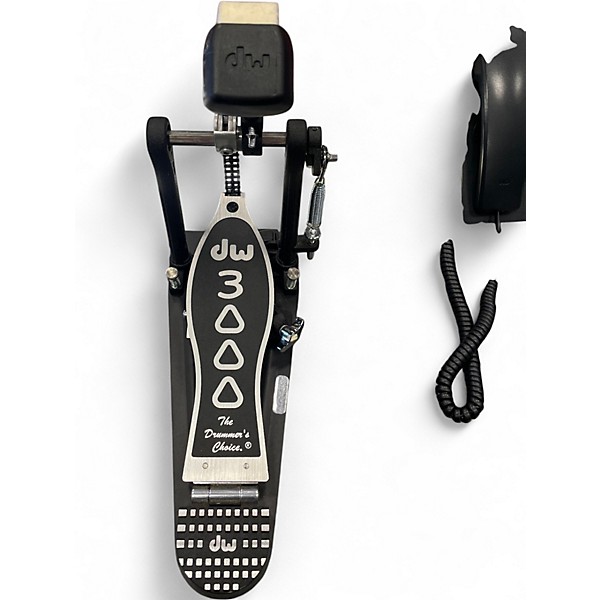 Used DW 3000 Series Single Single Bass Drum Pedal