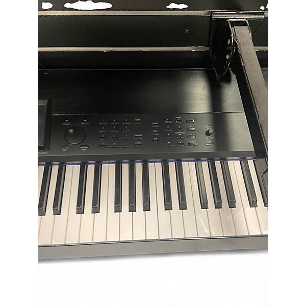 Used KORG Krome 88 Key Keyboard Workstation