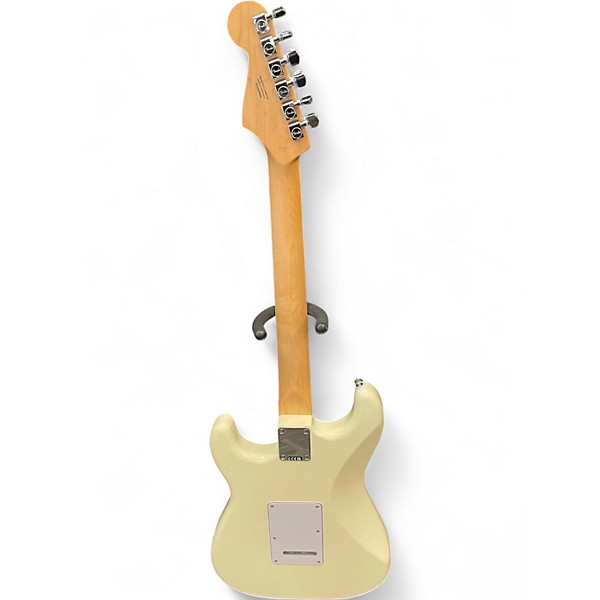 Used Fender Standard Stratocaster White Solid Body Electric Guitar