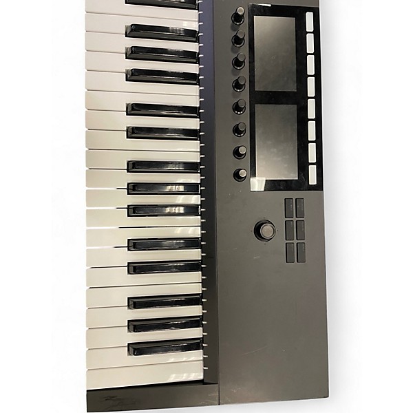Used Novation LAUNCH KEY 25 MIDI Controller