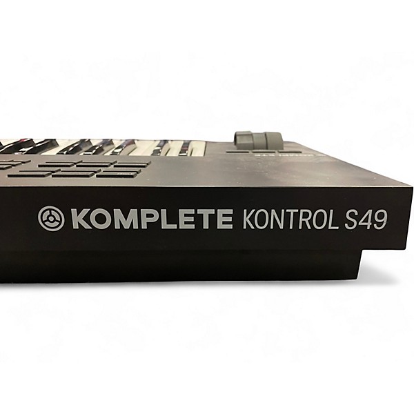 Used Novation LAUNCH KEY 25 MIDI Controller