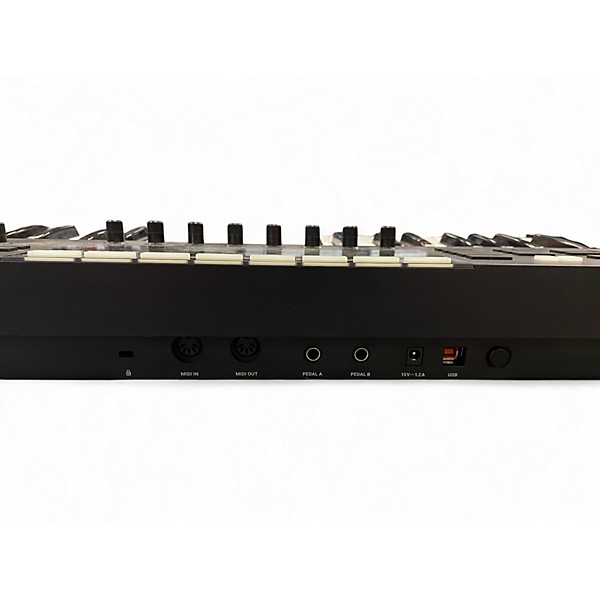Used Novation LAUNCH KEY 25 MIDI Controller