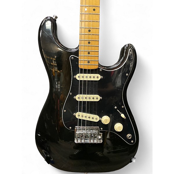 Vintage 1983 Fender 1983 Fender Stratocaster Two Knob Black Black Solid Body Electric Guitar