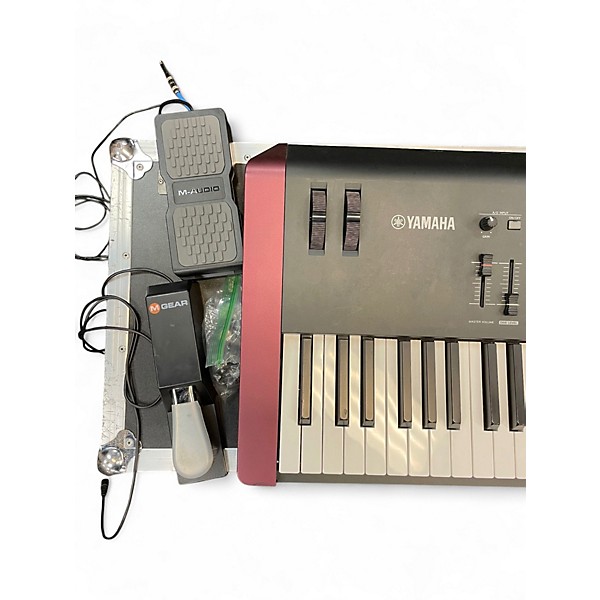 Used Yamaha MOXF8 88 Key Keyboard Workstation