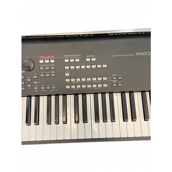 Used Yamaha MOXF8 88 Key Keyboard Workstation