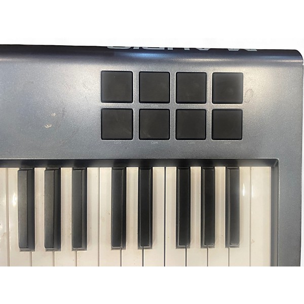 Used M-Audio Axiom 61 Key MIDI Controller