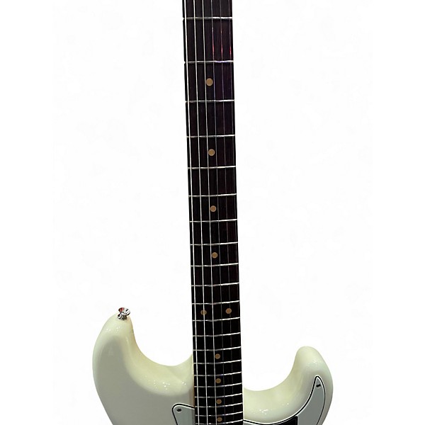 Used 2025 Fender 61 AMERICAN VINTAGE II STRATOCASTER White Solid Body Electric Guitar