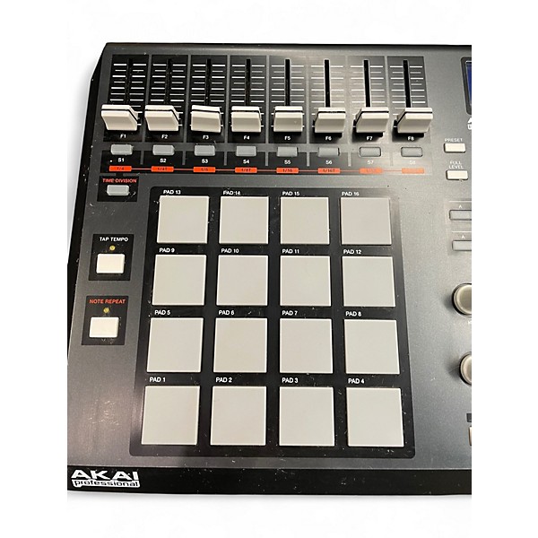Used Akai Professional MPD32 MIDI Controller | Guitar Center
