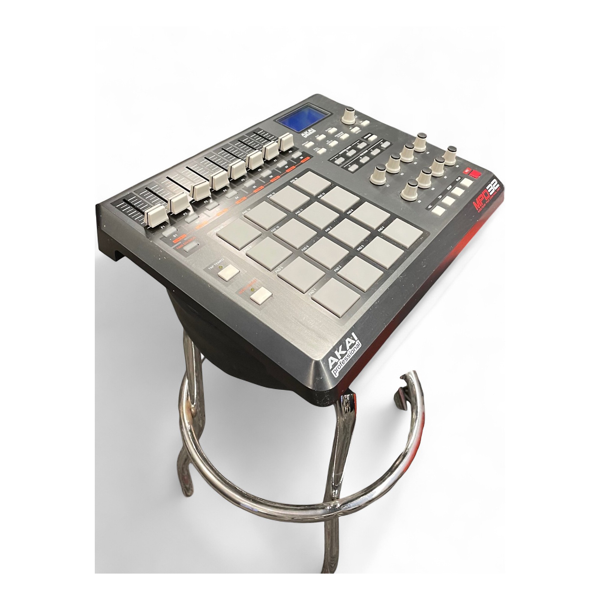 Used Akai Professional MPD32 MIDI Controller | Guitar Center