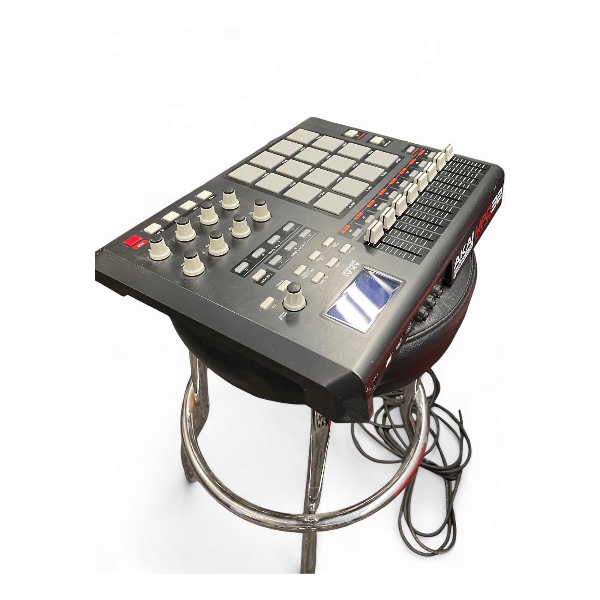 Used Akai Professional MPD32 MIDI Controller | Guitar Center