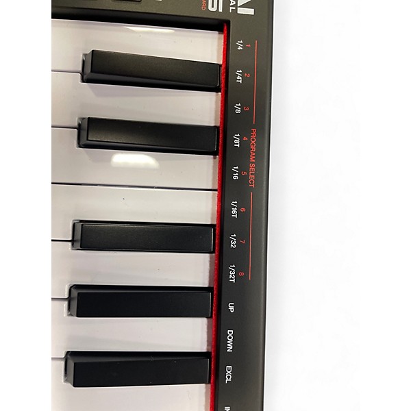 Used Akai Professional LPK25 MIDI Controller