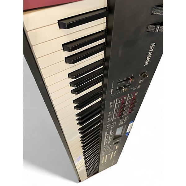 Used Yamaha MOXF6 88 Key Keyboard Workstation