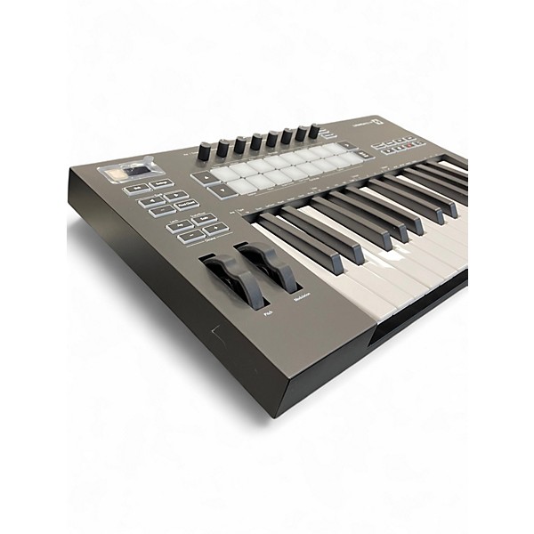 Used Novation Launchkey 25 Key MIDI Controller