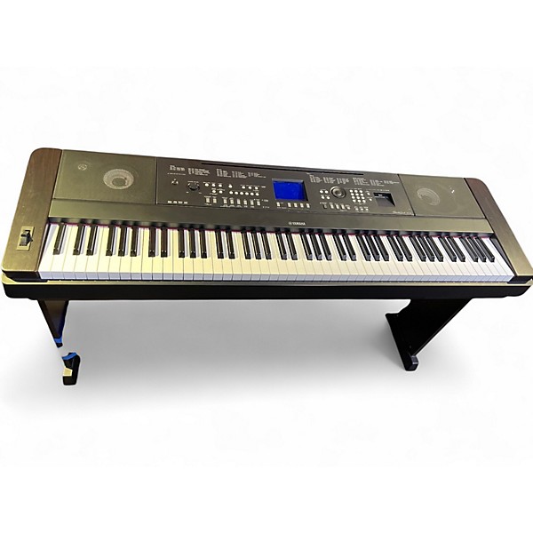 Used Yamaha DGX650 88 Key Portable Keyboard