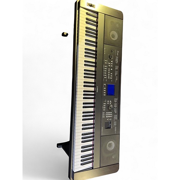 Used Yamaha DGX650 88 Key Portable Keyboard
