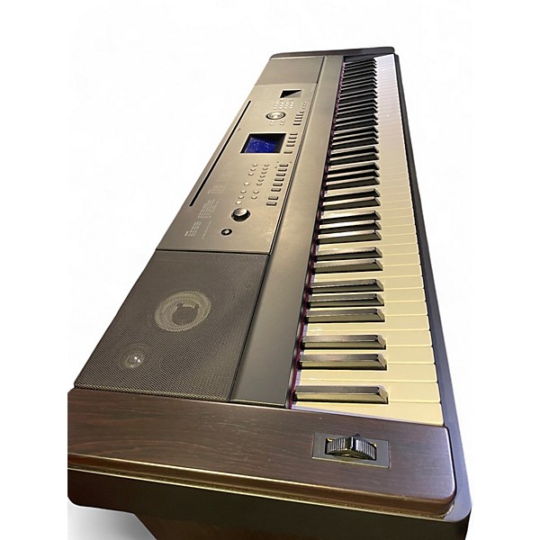 Used Yamaha DGX650 88 Key Portable Keyboard