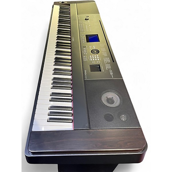 Used Yamaha DGX650 88 Key Portable Keyboard