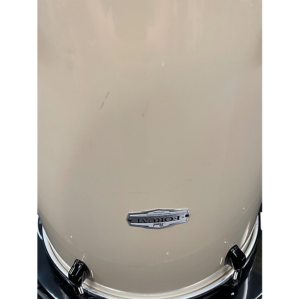 Used Pearl 4 Piece Forum Cream Drum Kit