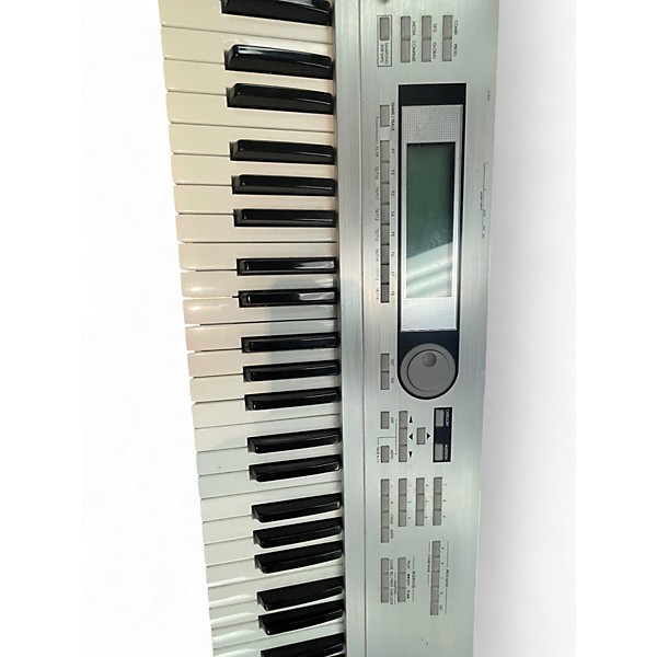 Used KORG Triton Le 76 Key Keyboard Workstation