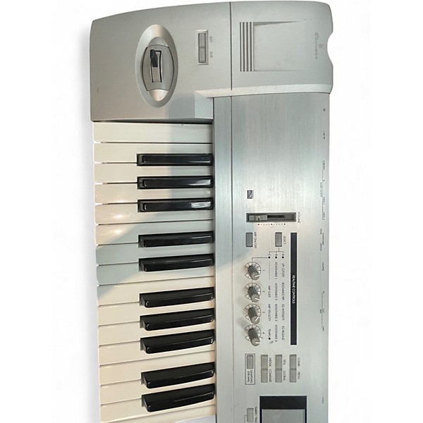 Used KORG Triton Le 76 Key Keyboard Workstation
