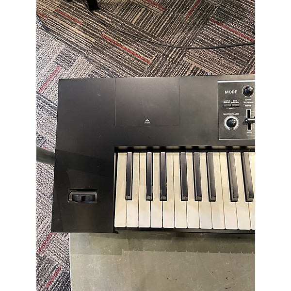 Used Roland Juno DS 88 Synthesizer