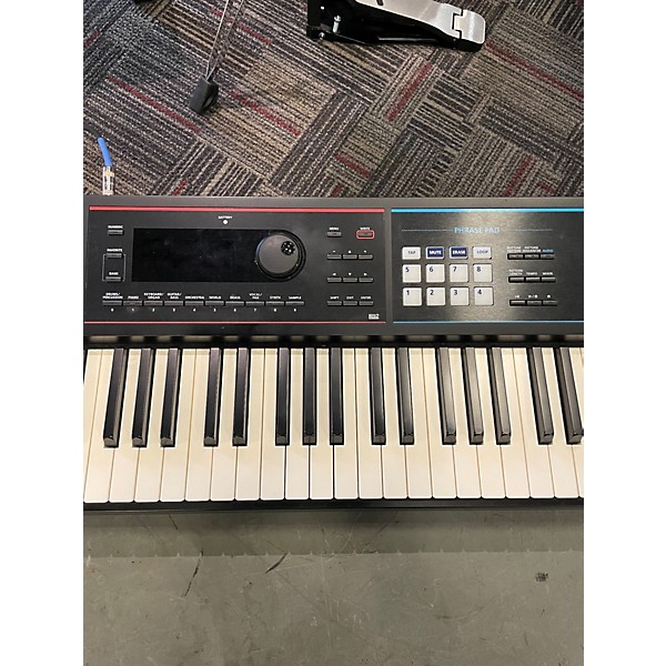 Used Roland Juno DS 88 Synthesizer