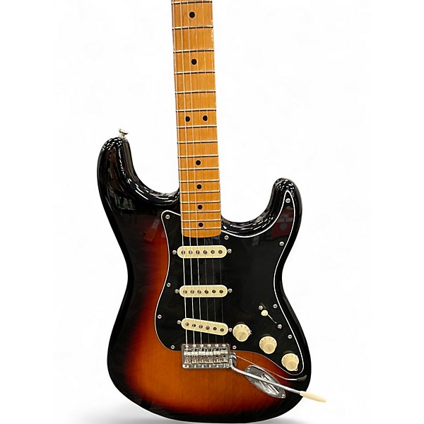 Used Fender Classic Series '70s Stratocaster 2 Color Sunburst Solid Body Electric Guitar