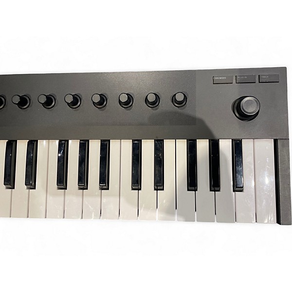 Used Komplete M32 MIDI Controller