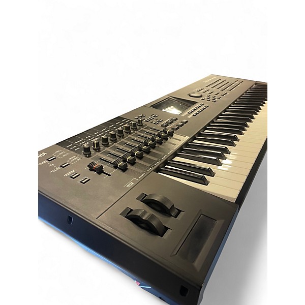 Used 2010 Yamaha Motif XF6 61 Key Keyboard Workstation