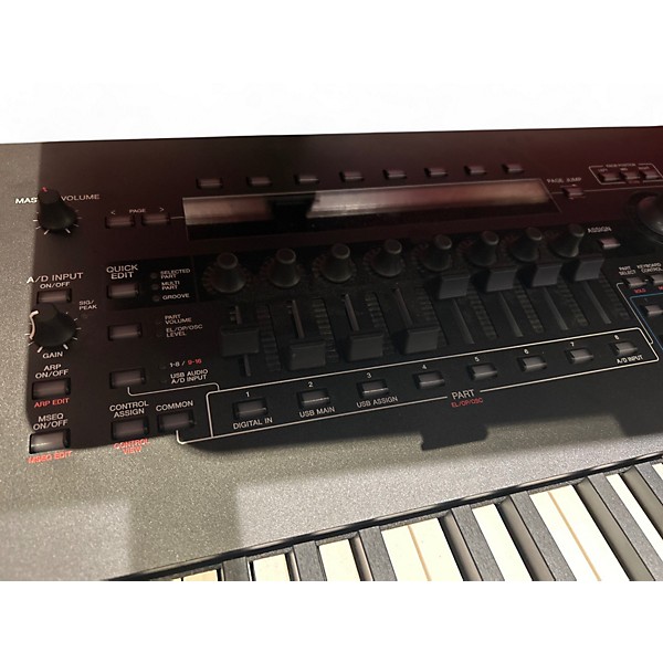 Used Yamaha MONTAGE M8X Keyboard Workstation