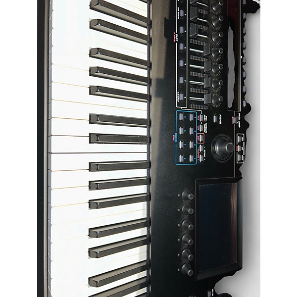 Used Yamaha MONTAGE M8X Keyboard Workstation